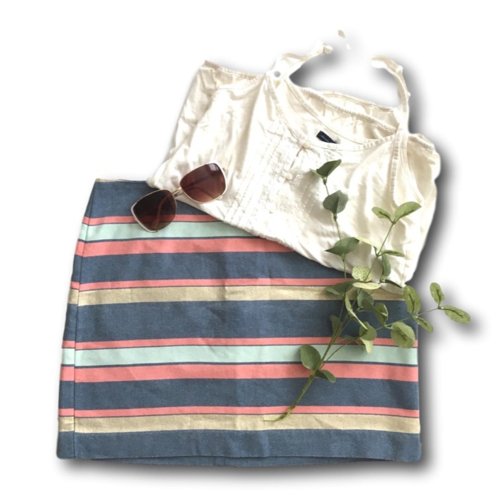 ⭐️5 for $25⭐️Gap striped above knee skirt
